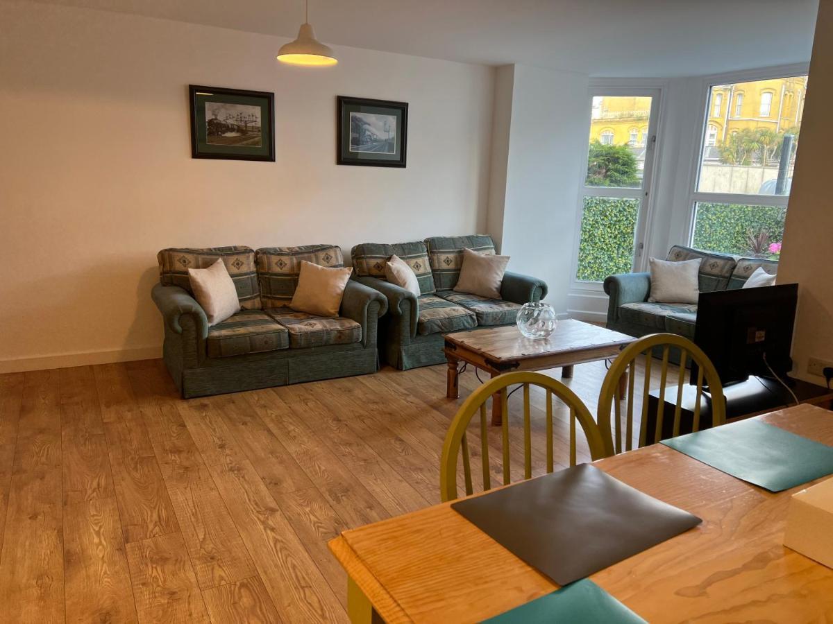 Beautiful Apartment,No 1, With Parking 일프러컴 외부 사진