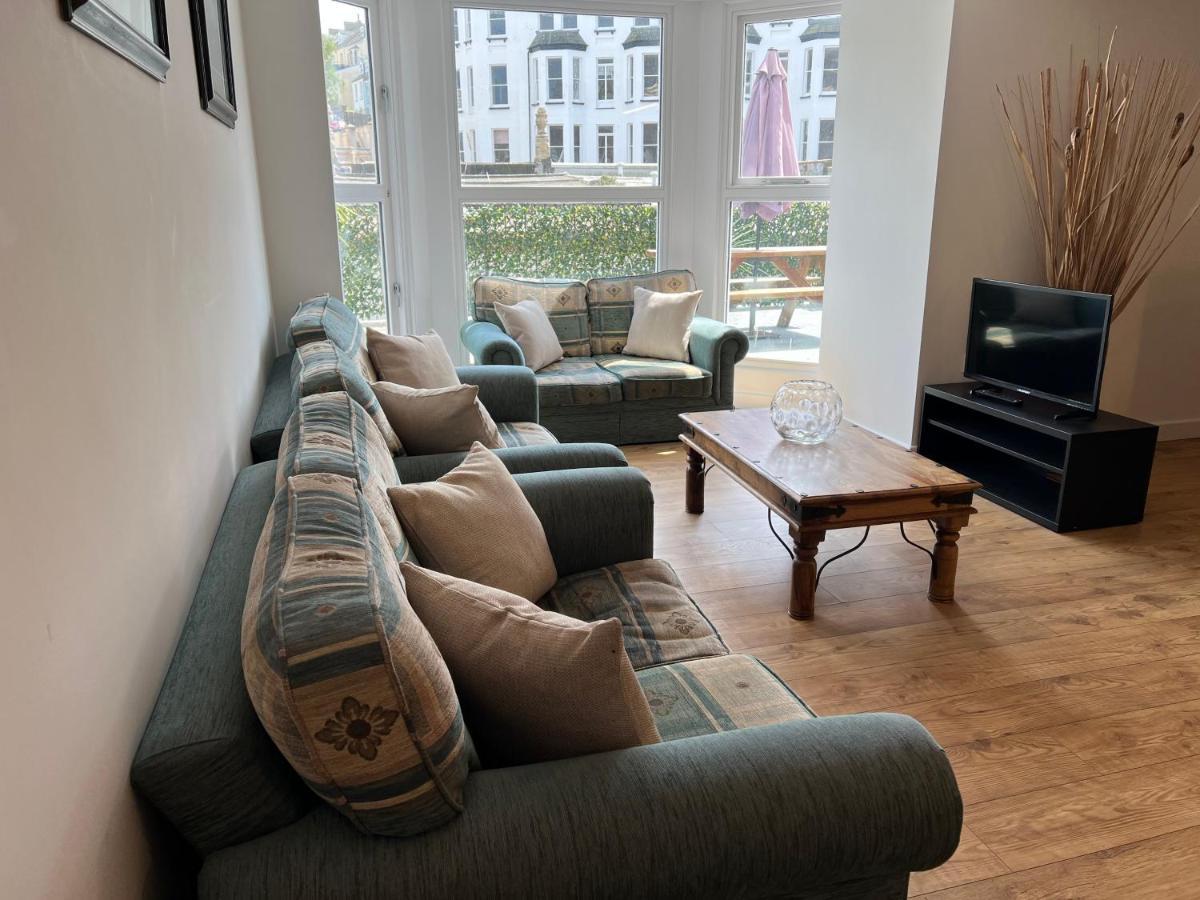 Beautiful Apartment,No 1, With Parking 일프러컴 외부 사진