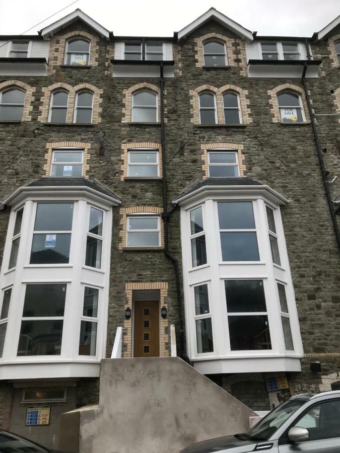 Beautiful Apartment,No 1, With Parking 일프러컴 외부 사진