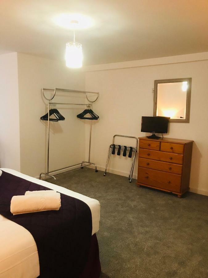 Beautiful Apartment,No 1, With Parking 일프러컴 외부 사진