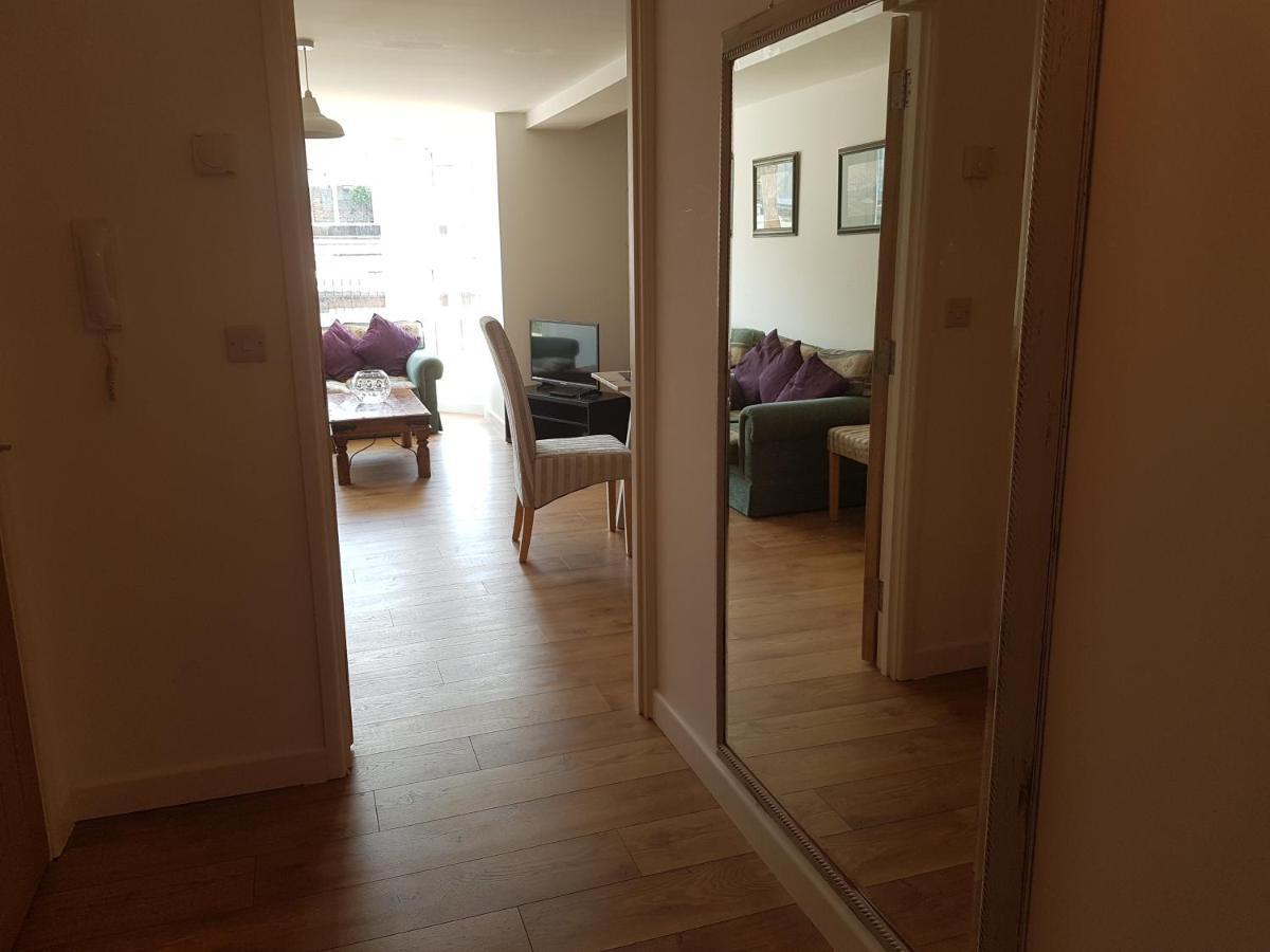 Beautiful Apartment,No 1, With Parking 일프러컴 외부 사진